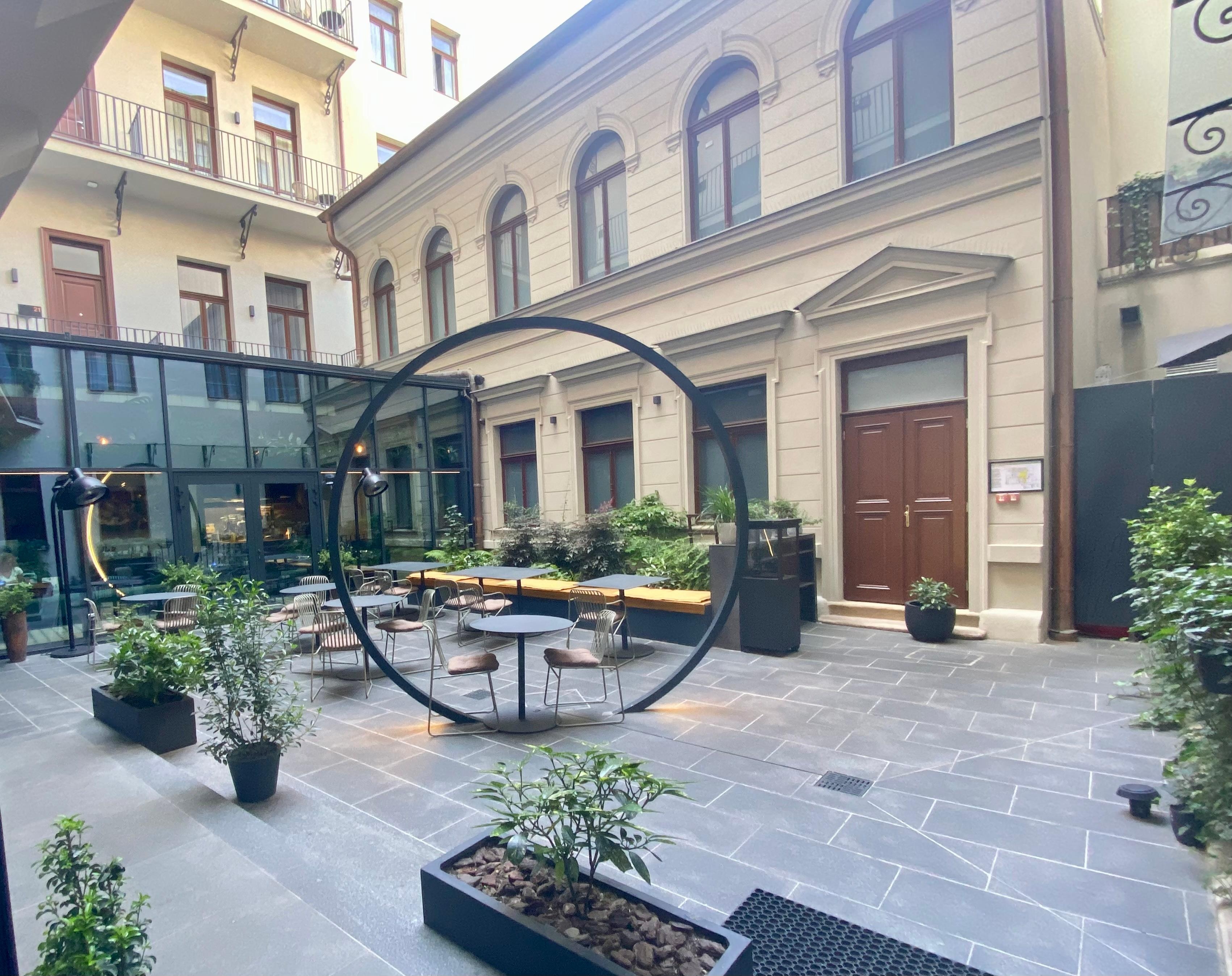 Courtyard outside of restaurant