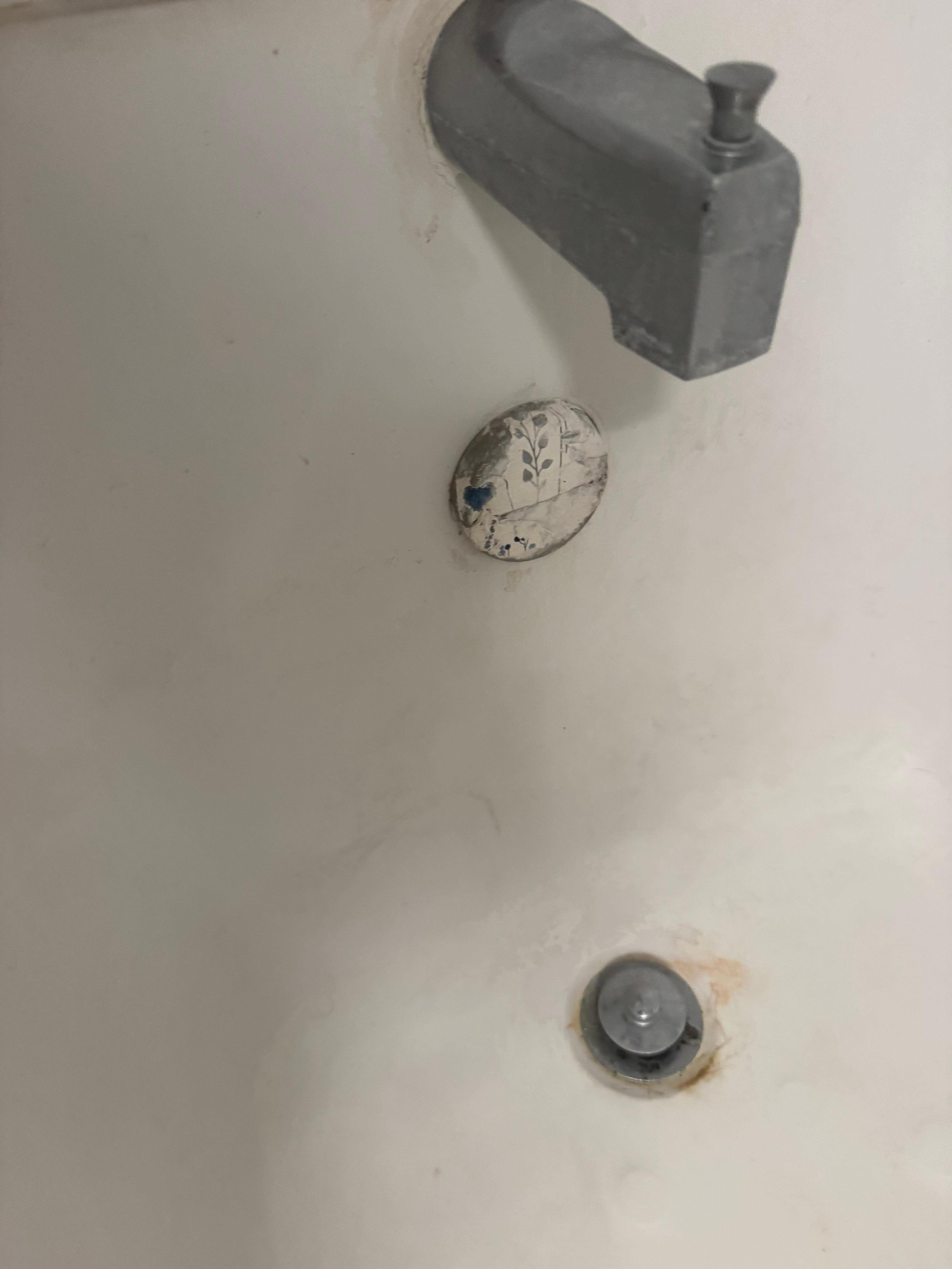 Bath tub very filthy