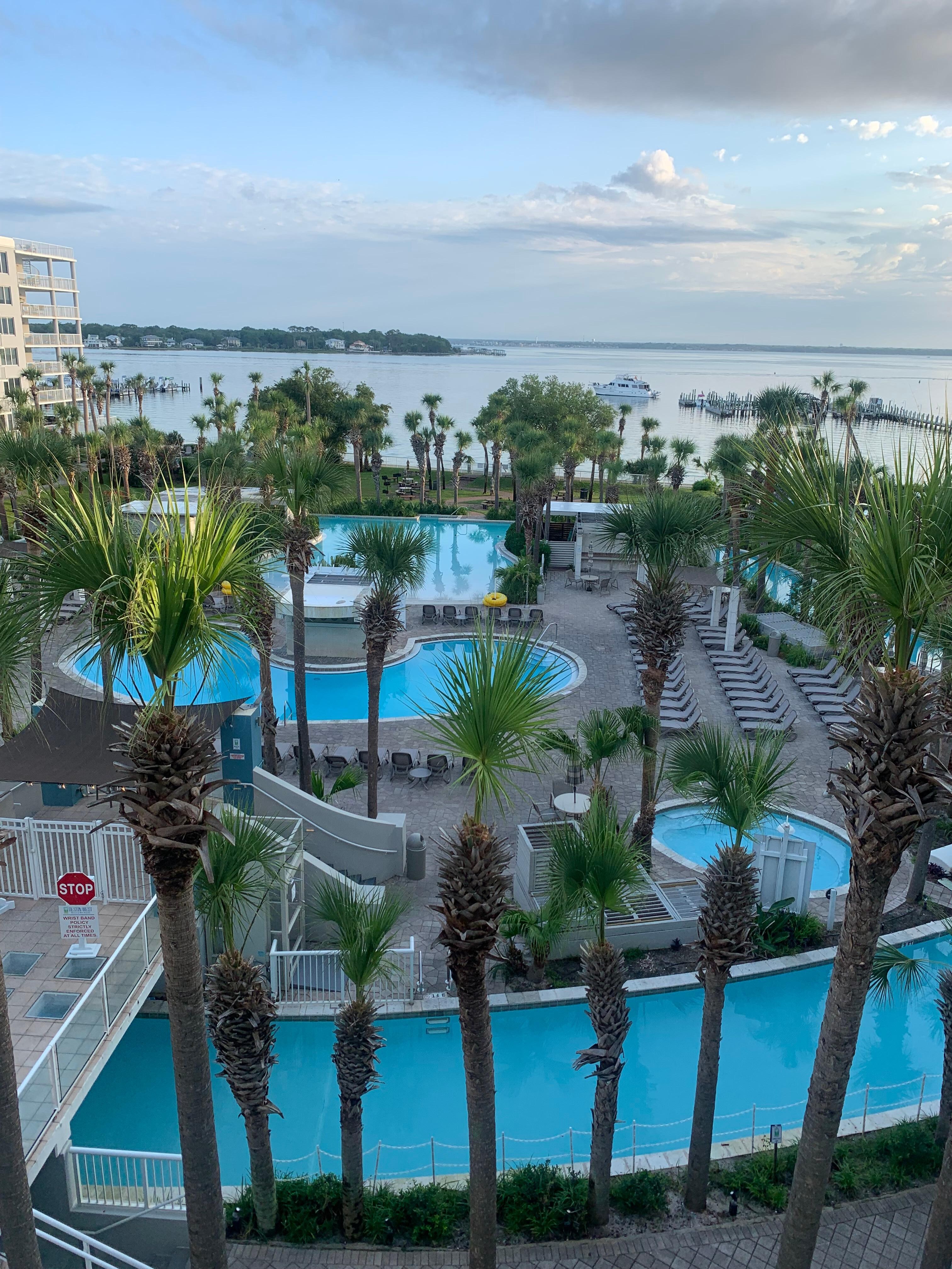 Bay side lazy river