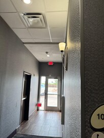 Side entrance that doesn’t latch