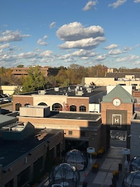 Lovely view of the courtyard