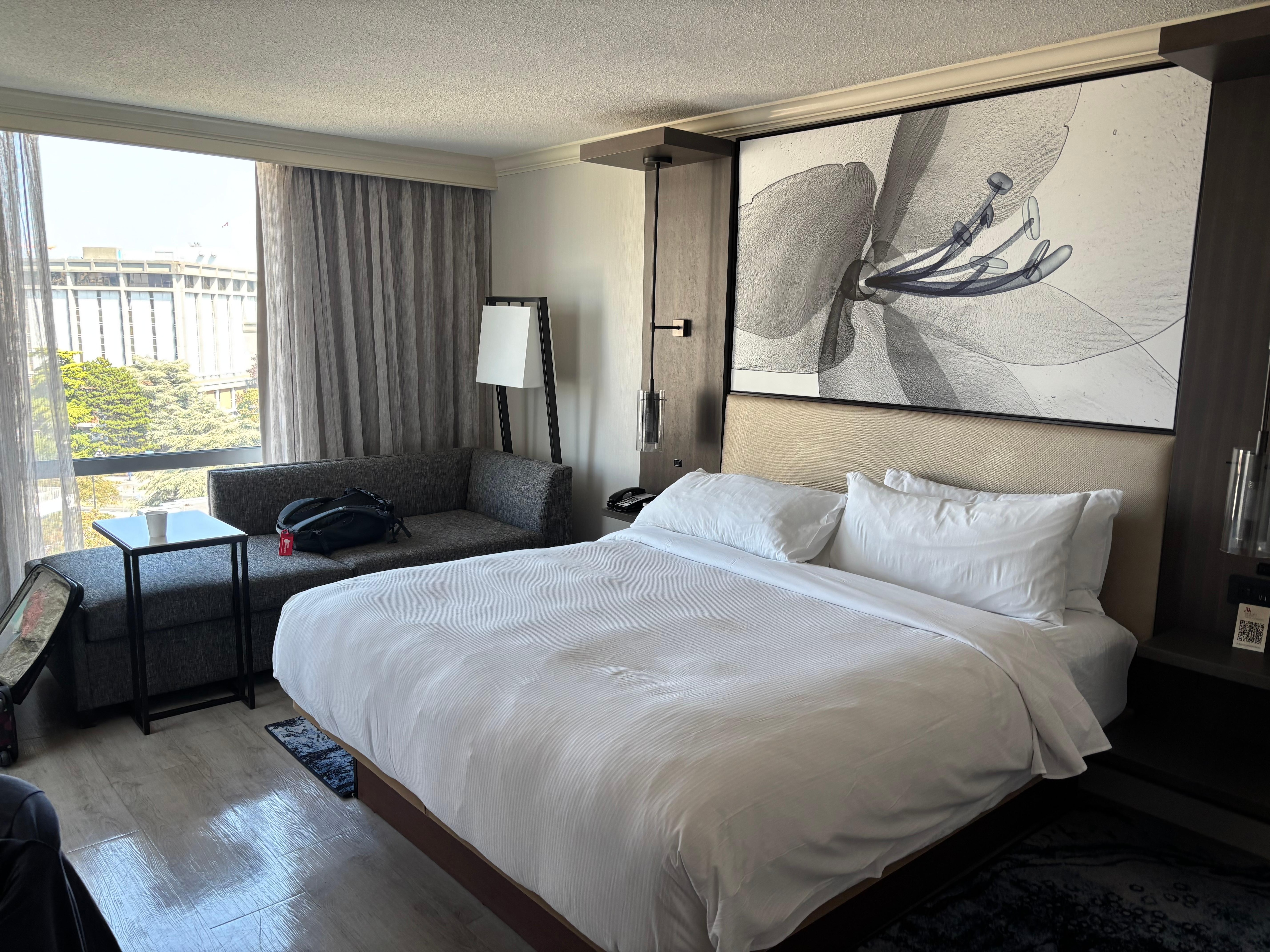 King size and comfy bed. 
