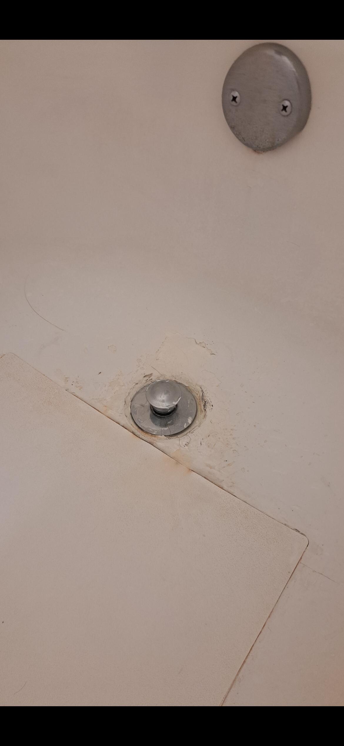 Bathtub in terrible condition 