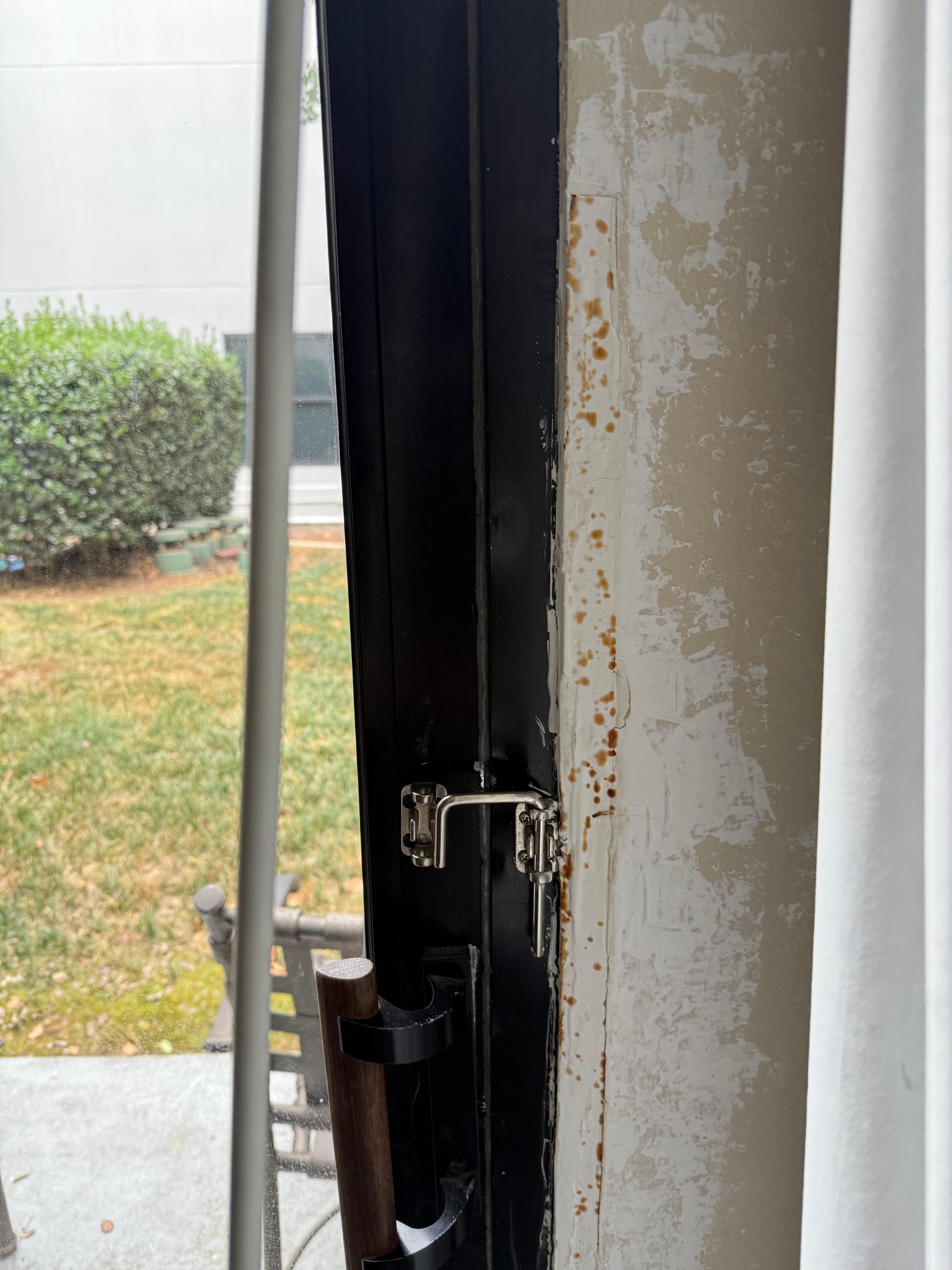 Door needs to be fixed door frame rusted and it could be mold.
Had to cut our stay short and leave the hotel 