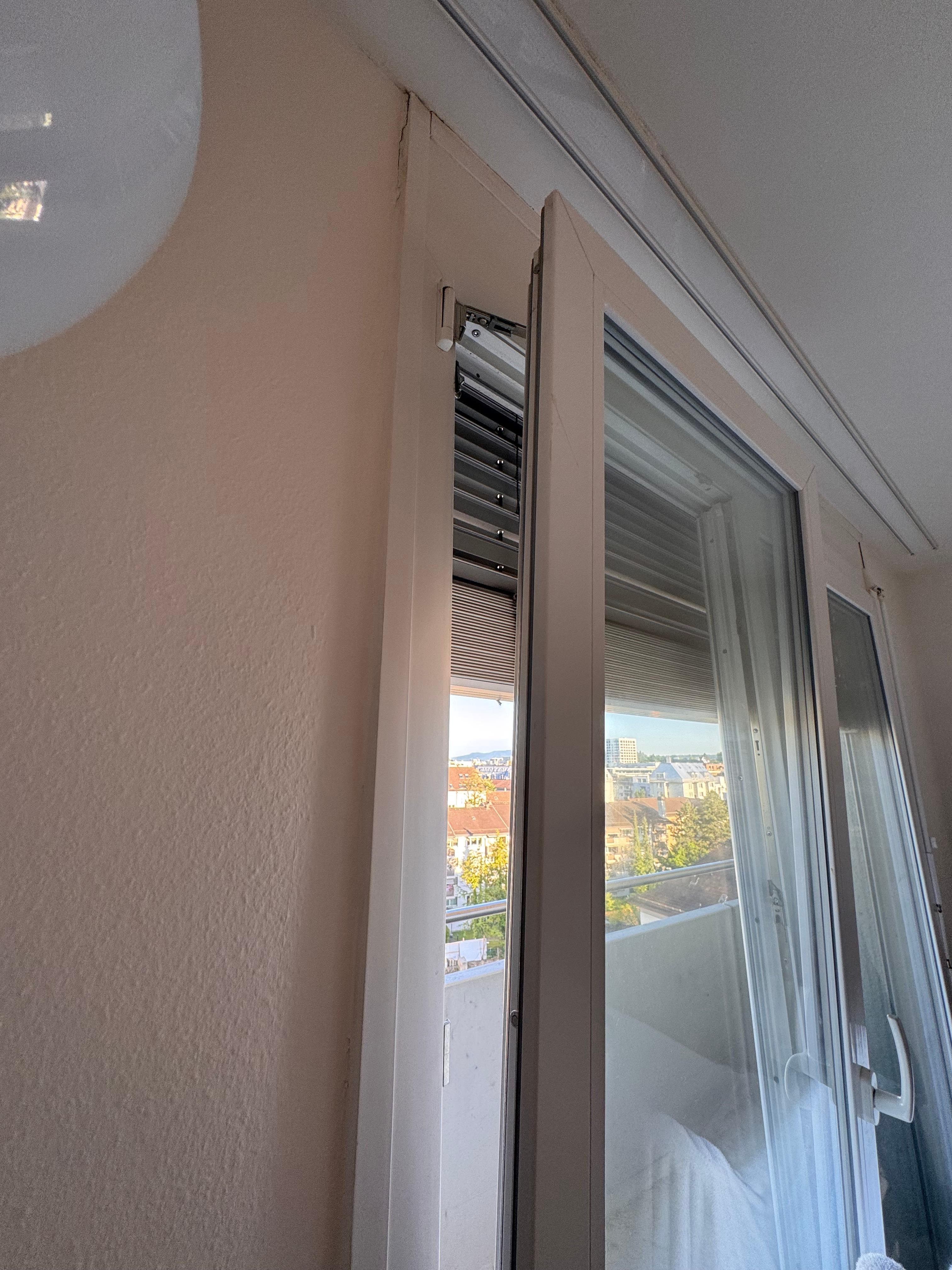 The glass door to terrace is broken, hinged but losely