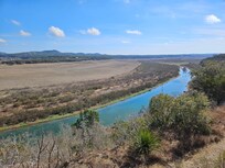 Temporarily water in the lake