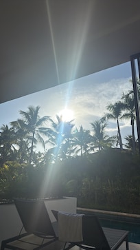 swim up suite view