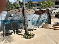 Pool
In reparation