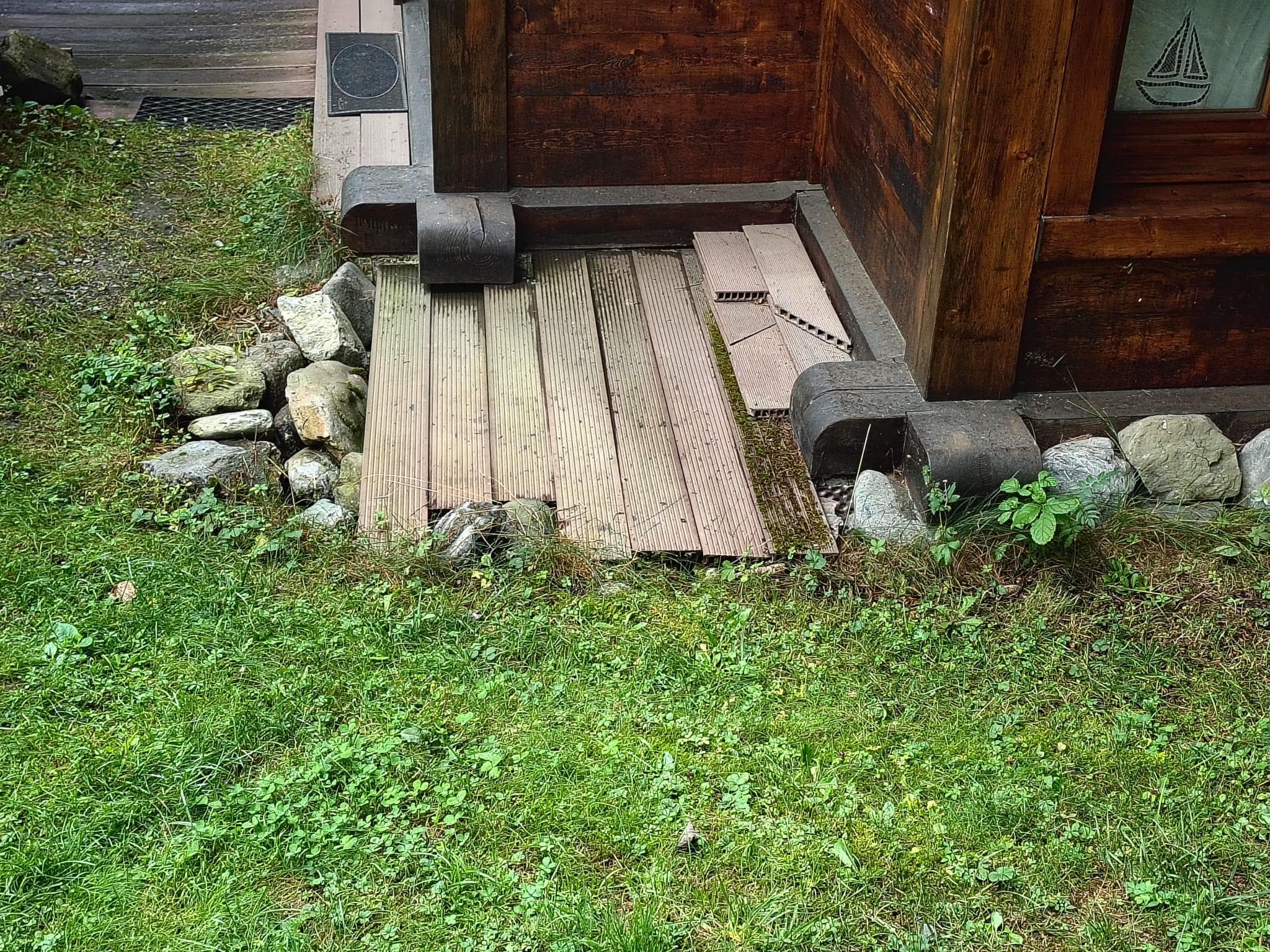 Les abords pas entretenus