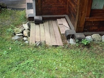 Les abords pas entretenus