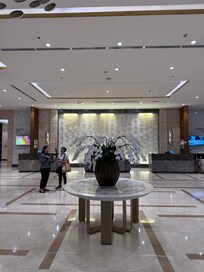Lobby facing the front desk