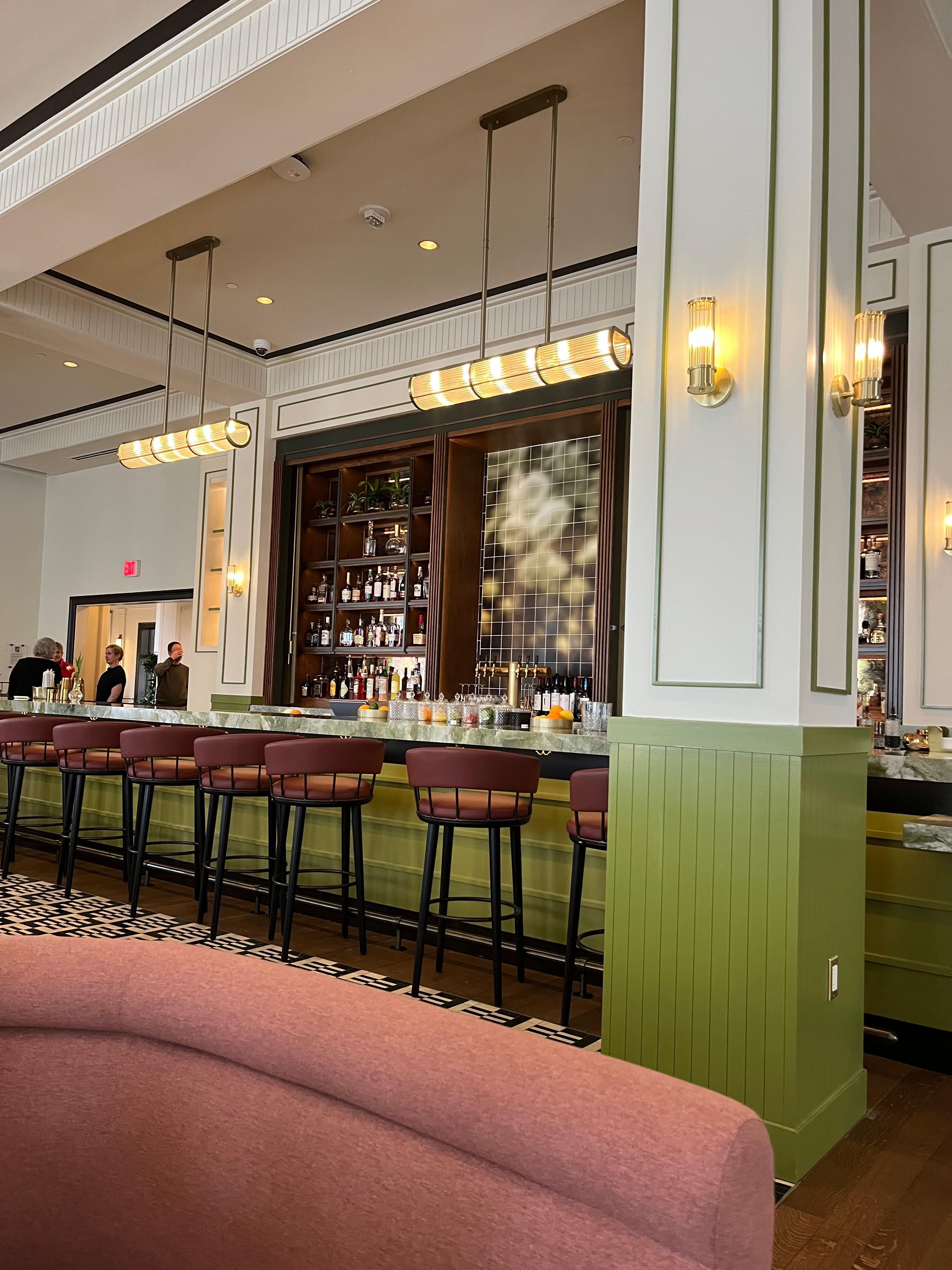 Restaurant bar