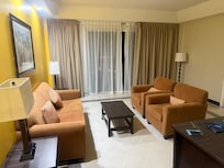 Suite living room
