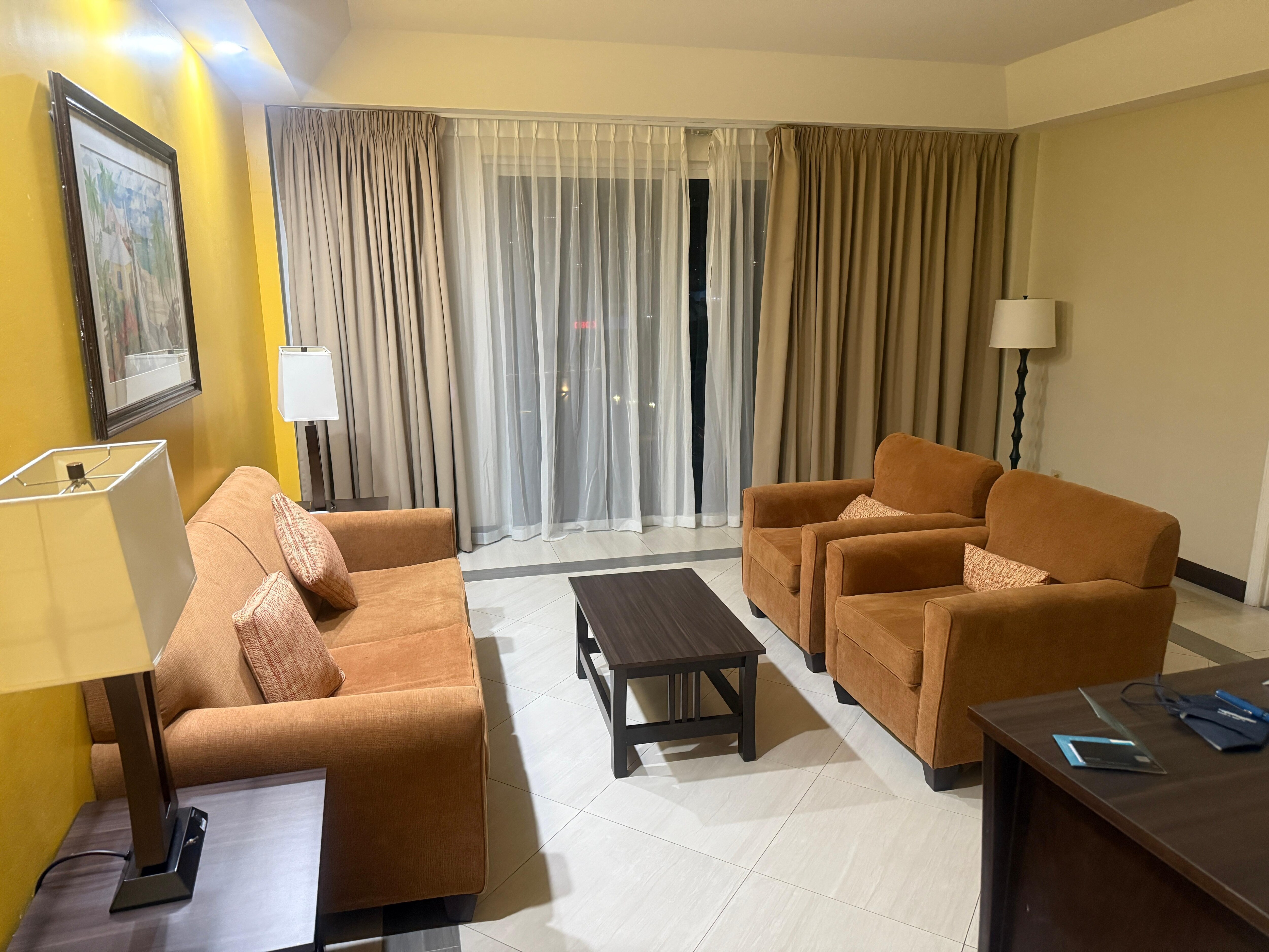 Suite living room 