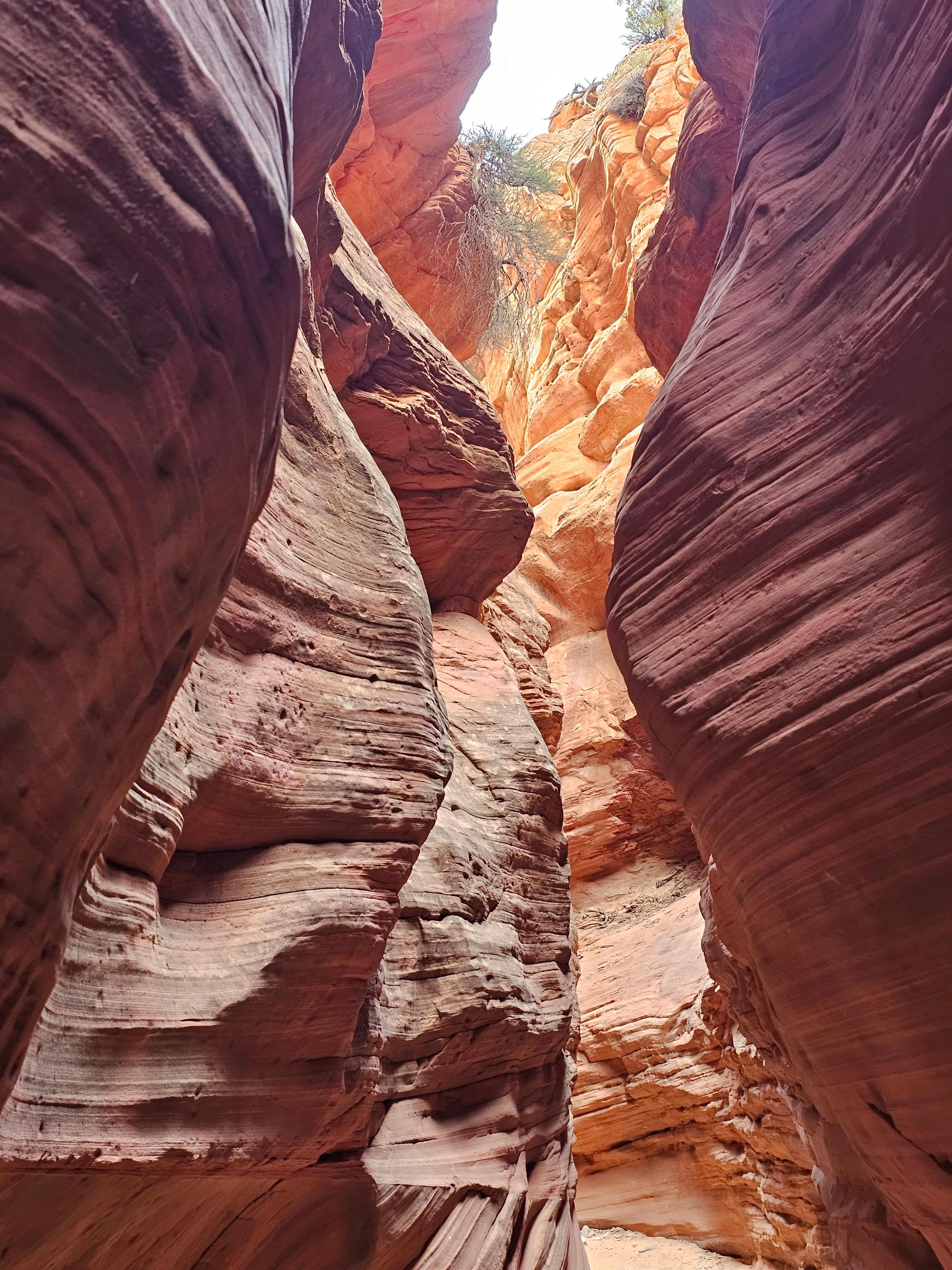 peek a boo slot canyon
