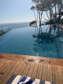 Infinity pool was amazing !
