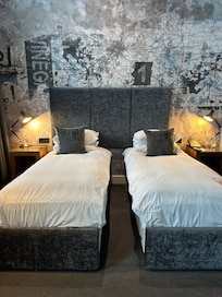 Club twin room