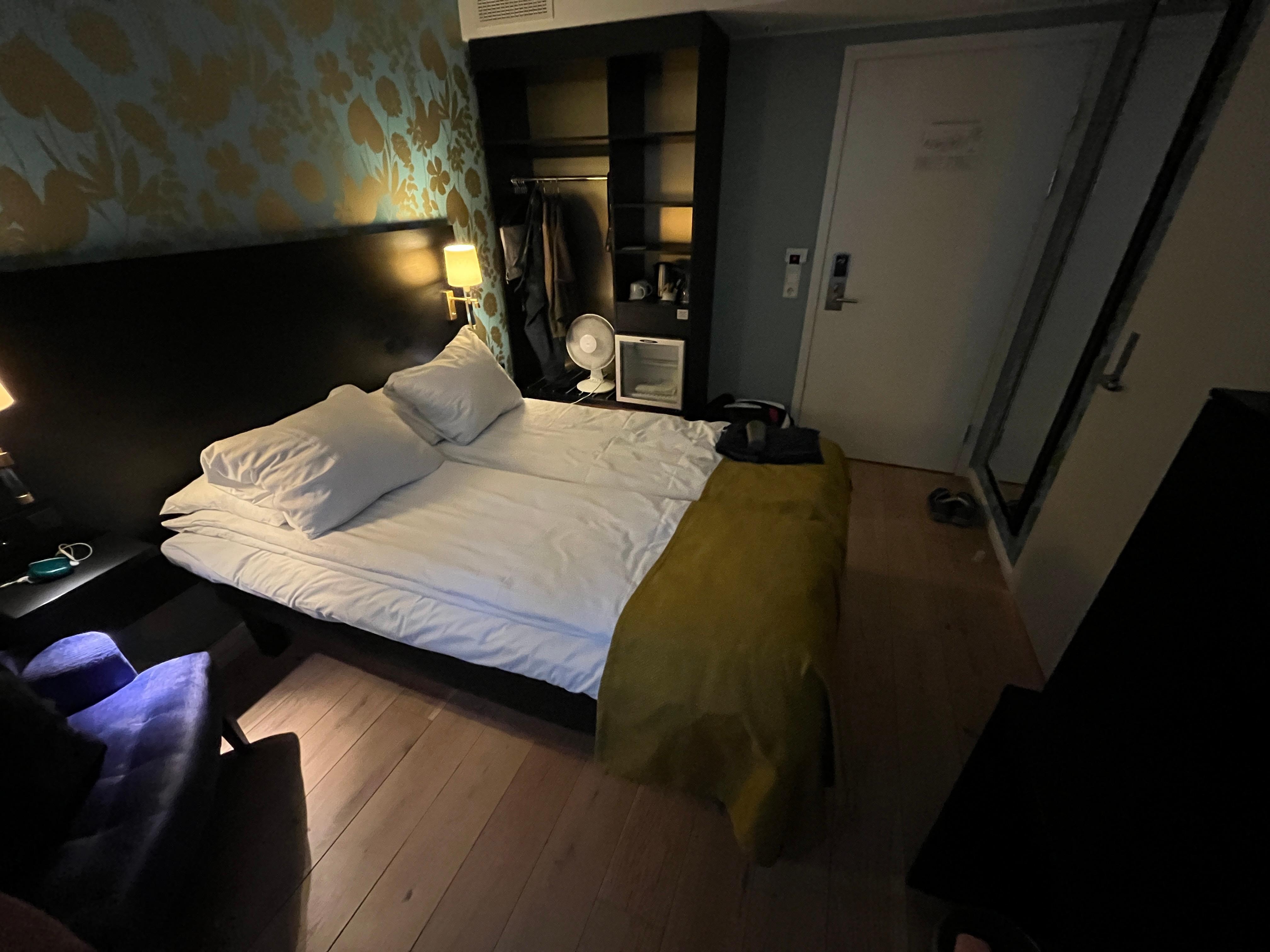 sehr kleines Zimmer