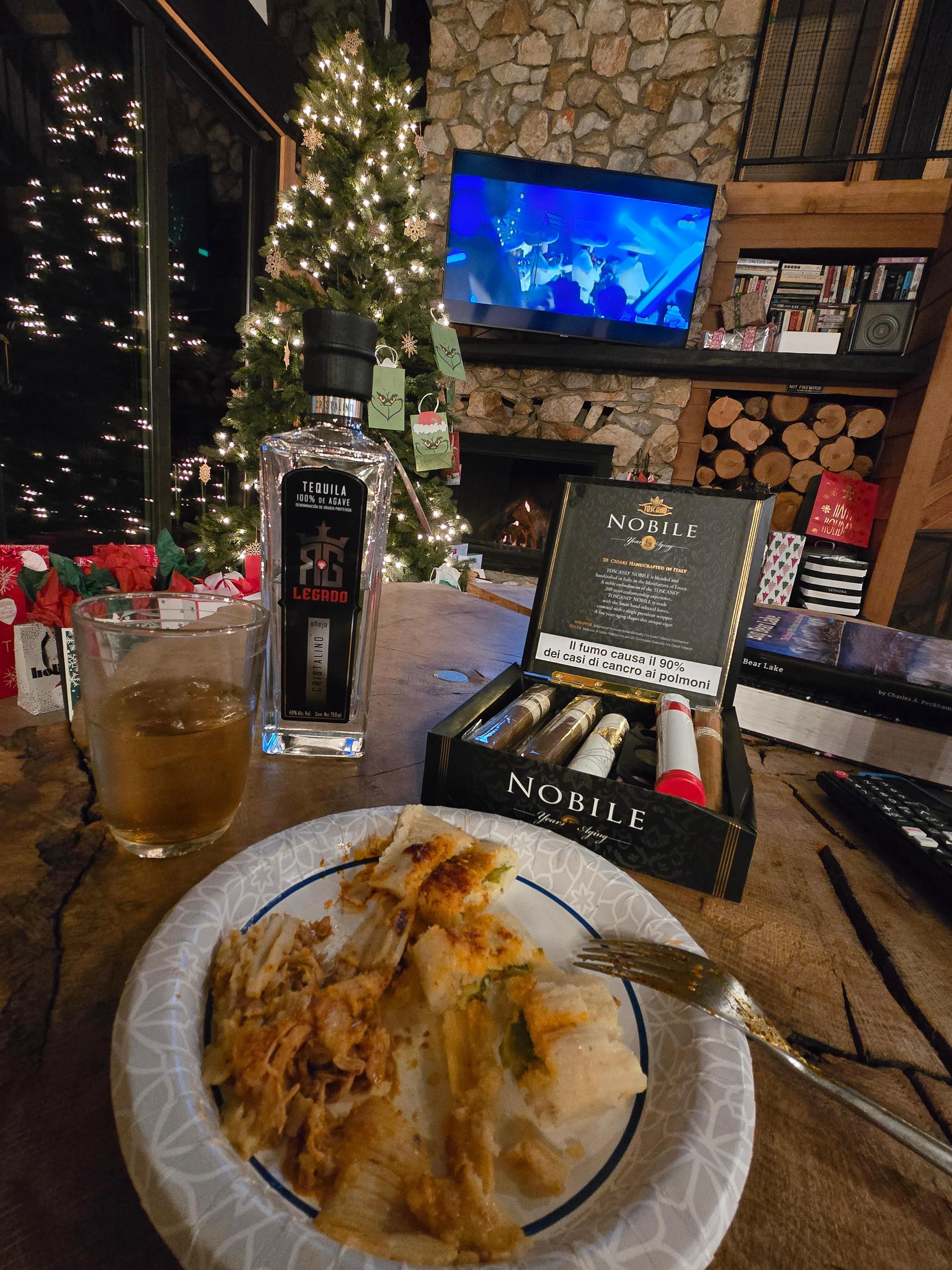 Very warm and cozy cabin. Tamales and Tequila RG Legado for Christmas Eve. 
Www.tequilarglegado.net 