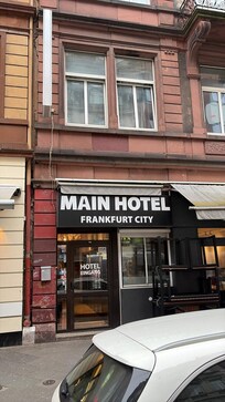 No es la foto que aparece con ustedes del hotel