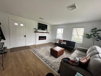 Home is clean and exactly as seen in listing photos. Great place!!