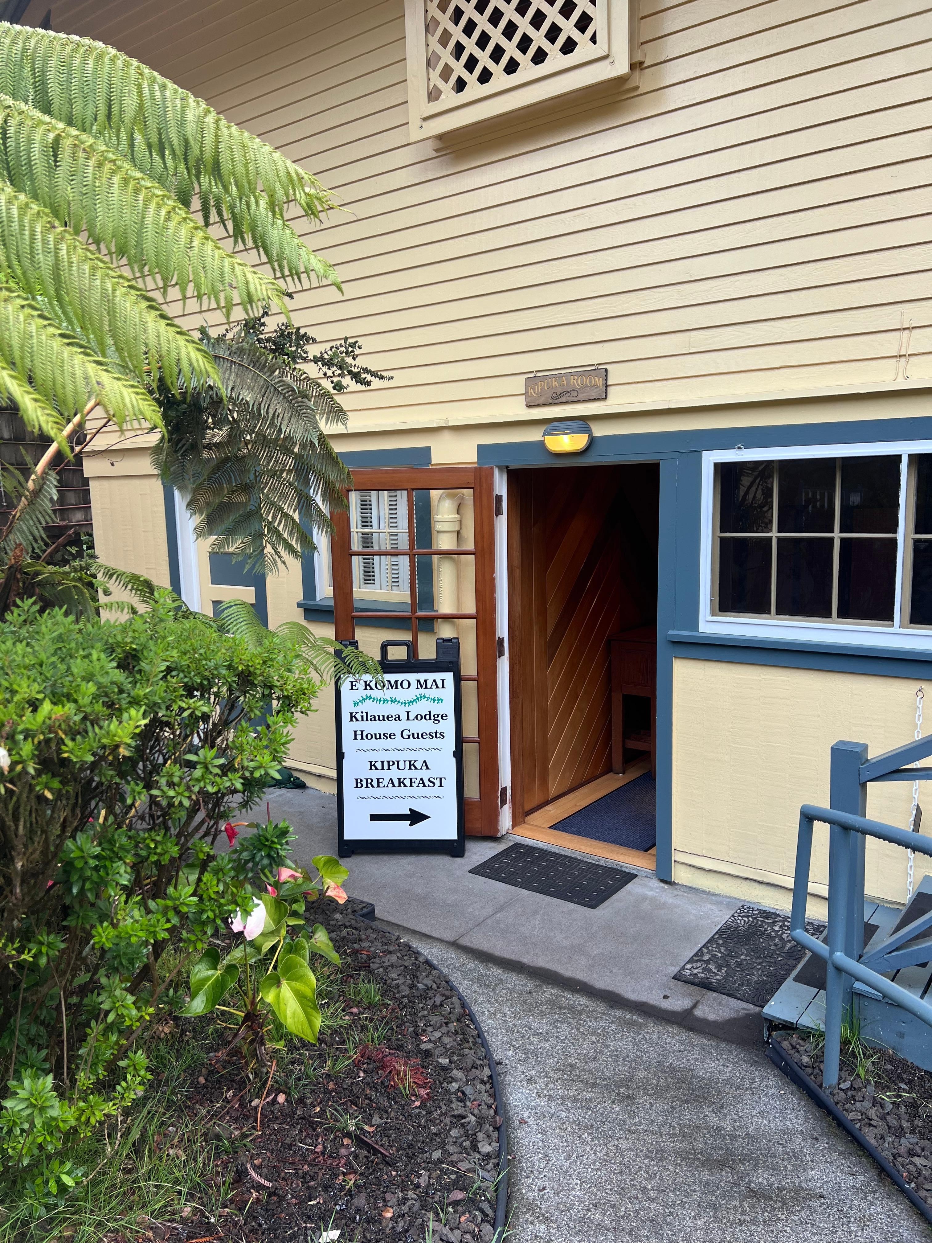 Adorable little gathering room under the lodge to get a lovely continental breakfast 