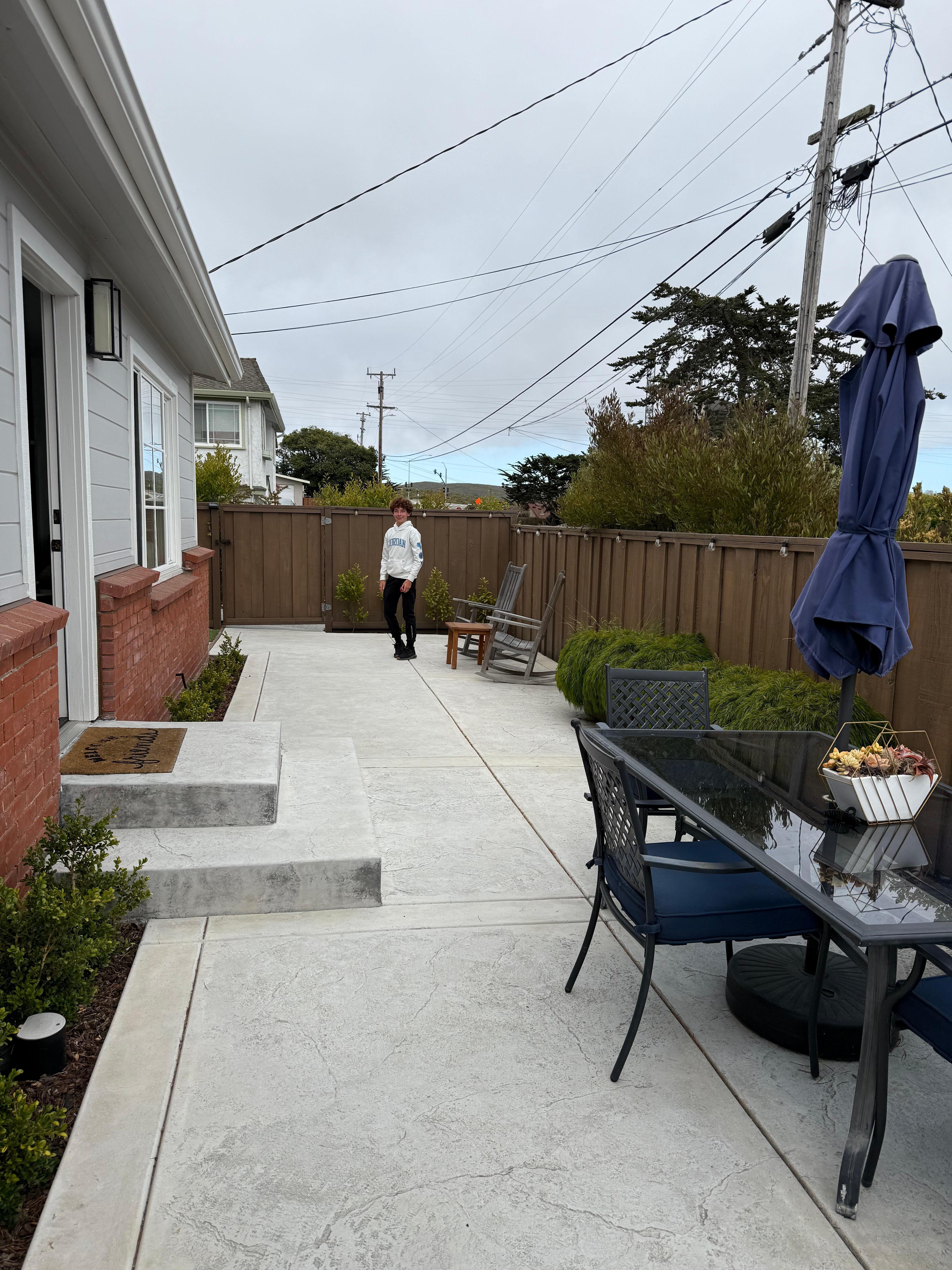 Cute front yard entry 
