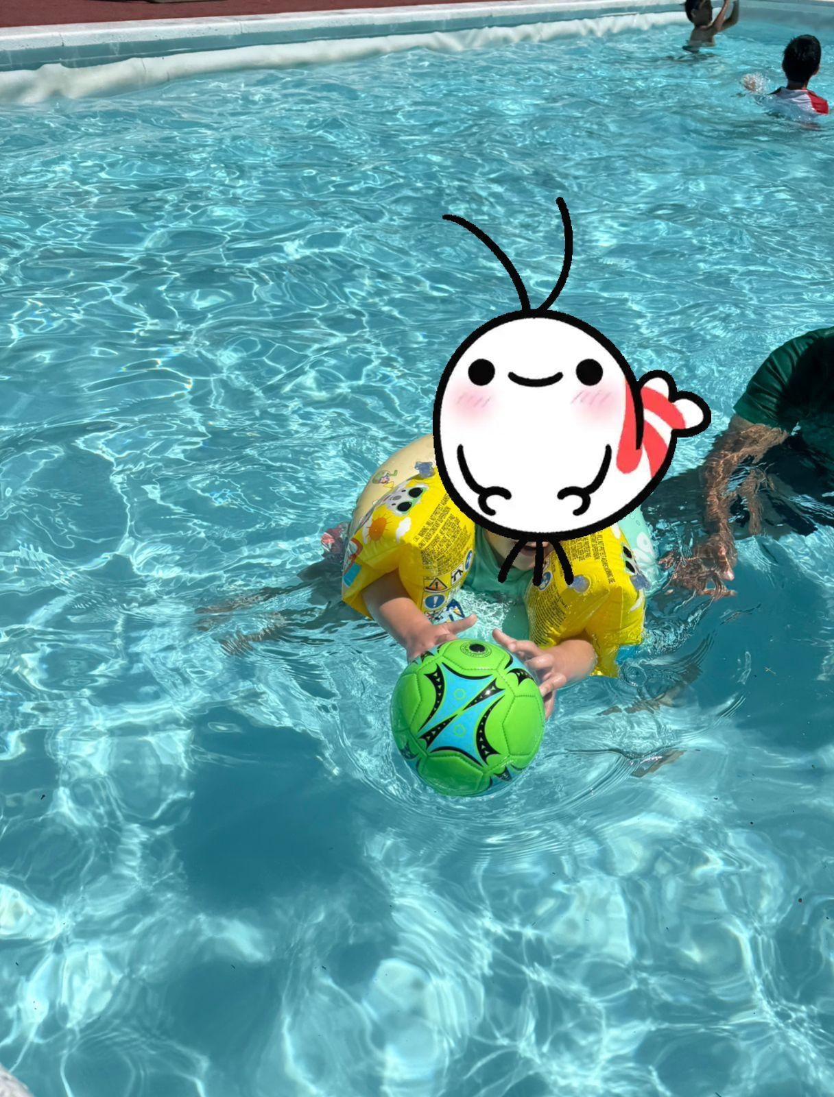 El rey de mi hogar aprovechando al
100% la
Alberca 