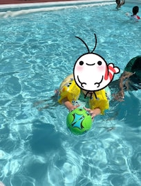 El rey de mi hogar aprovechando al
100% la
Alberca