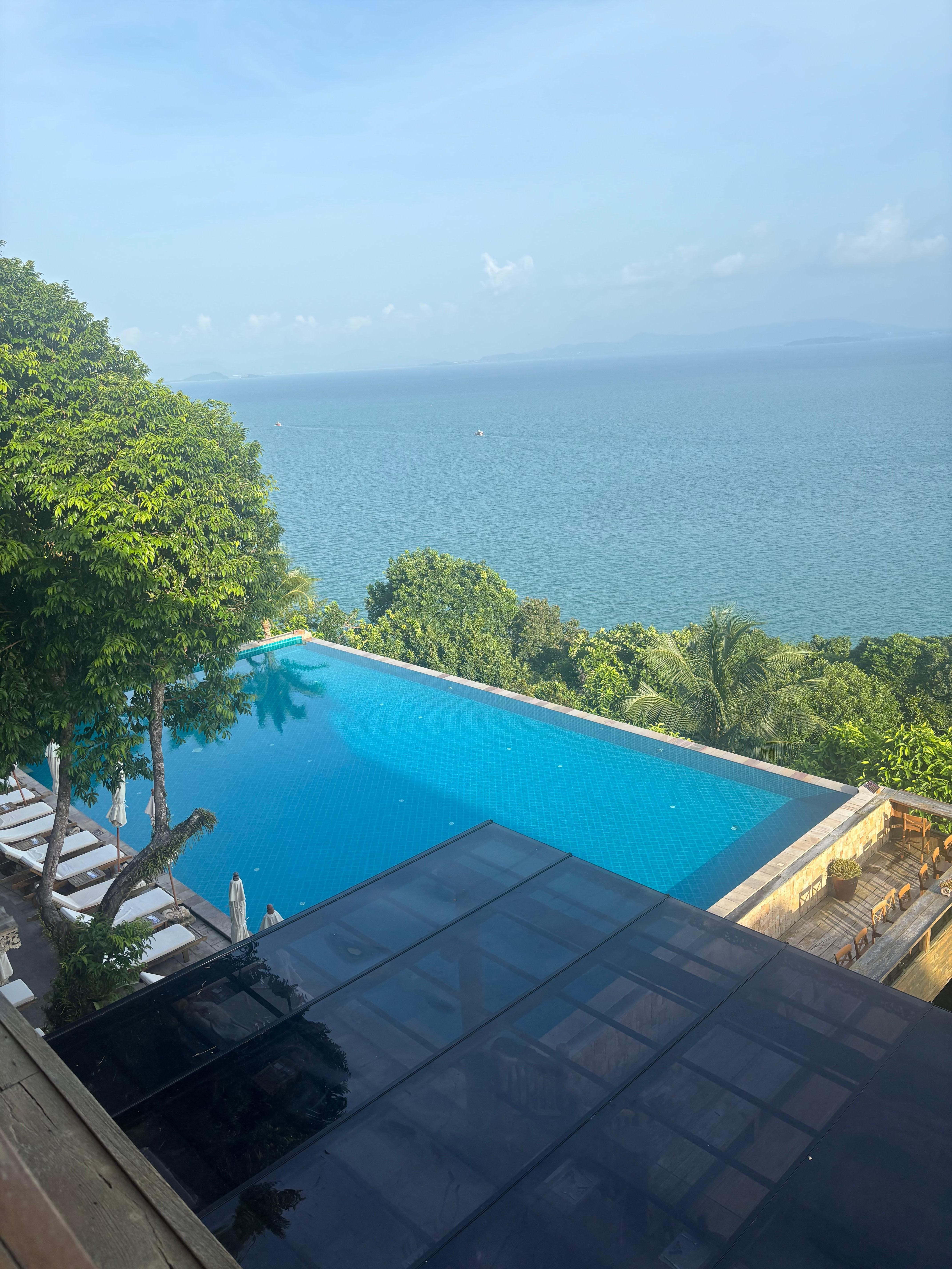 Infinity pool