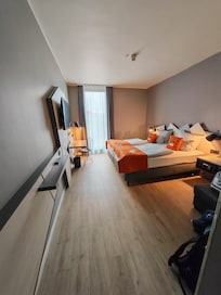 Zimmer-Ansicht (total)