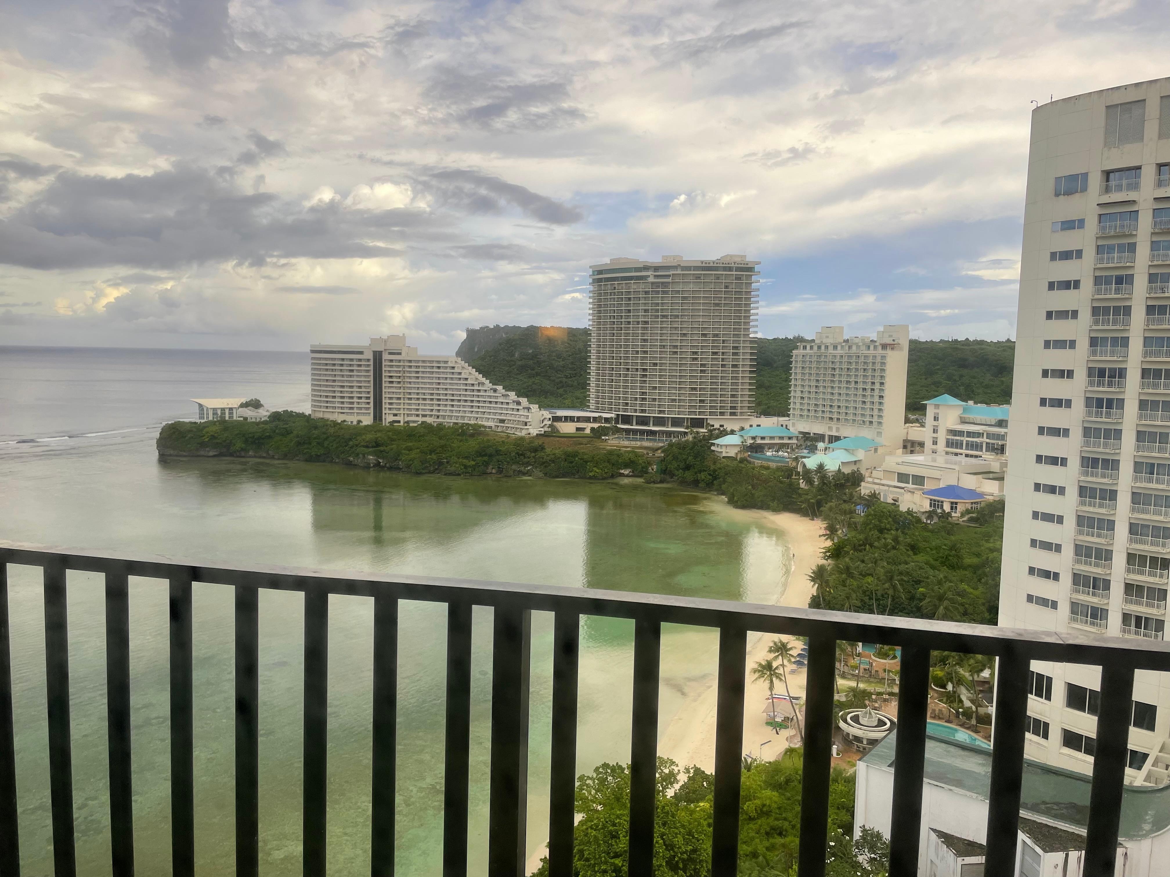 サッシが開かず、部屋から撮影