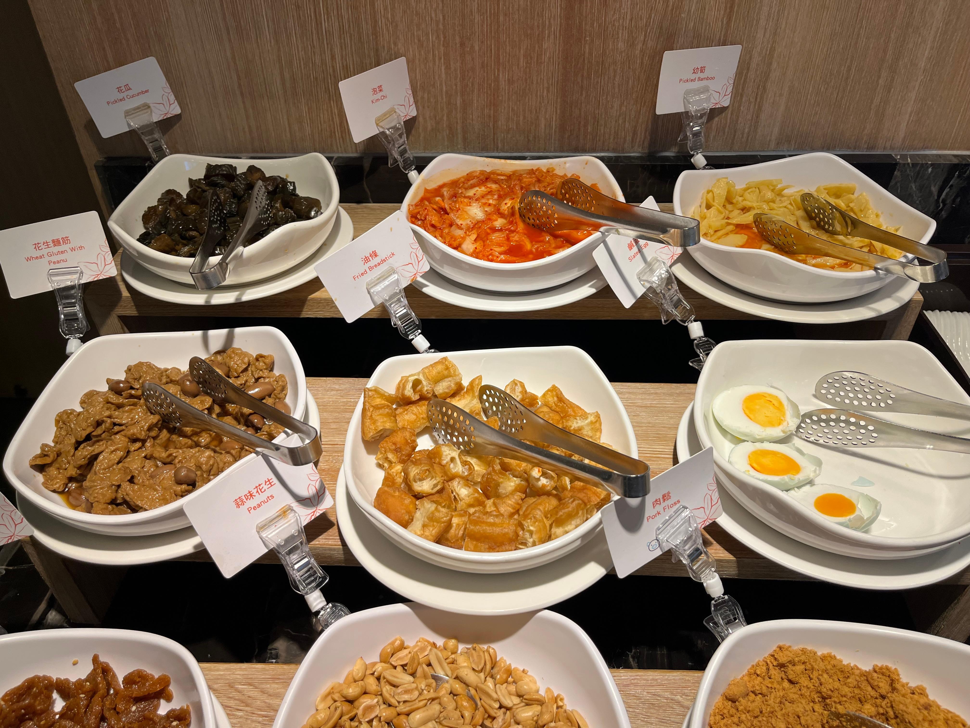 日本だったらご飯のお供的なものになるのかな、私はお粥にのせて食べました。