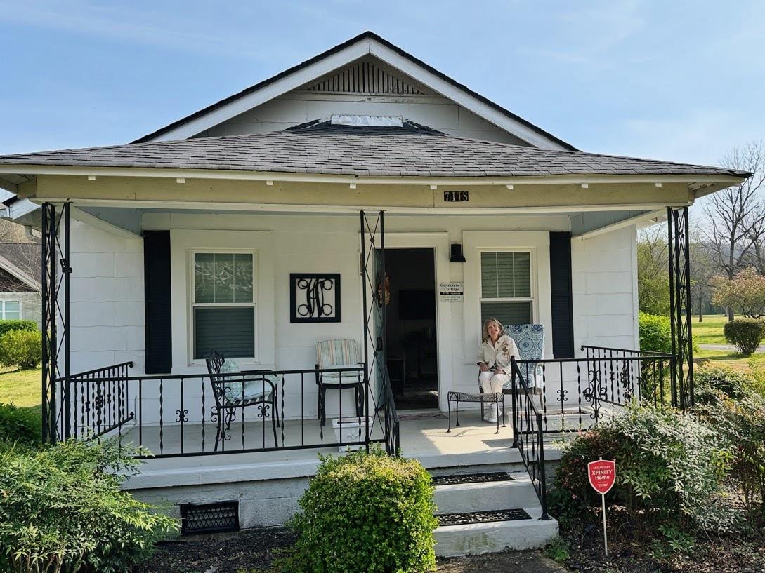 We enjoyed relaxing on the front porch a watching the day go by, we saw Deer one morning 