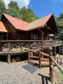 First view of cabin as you drive in