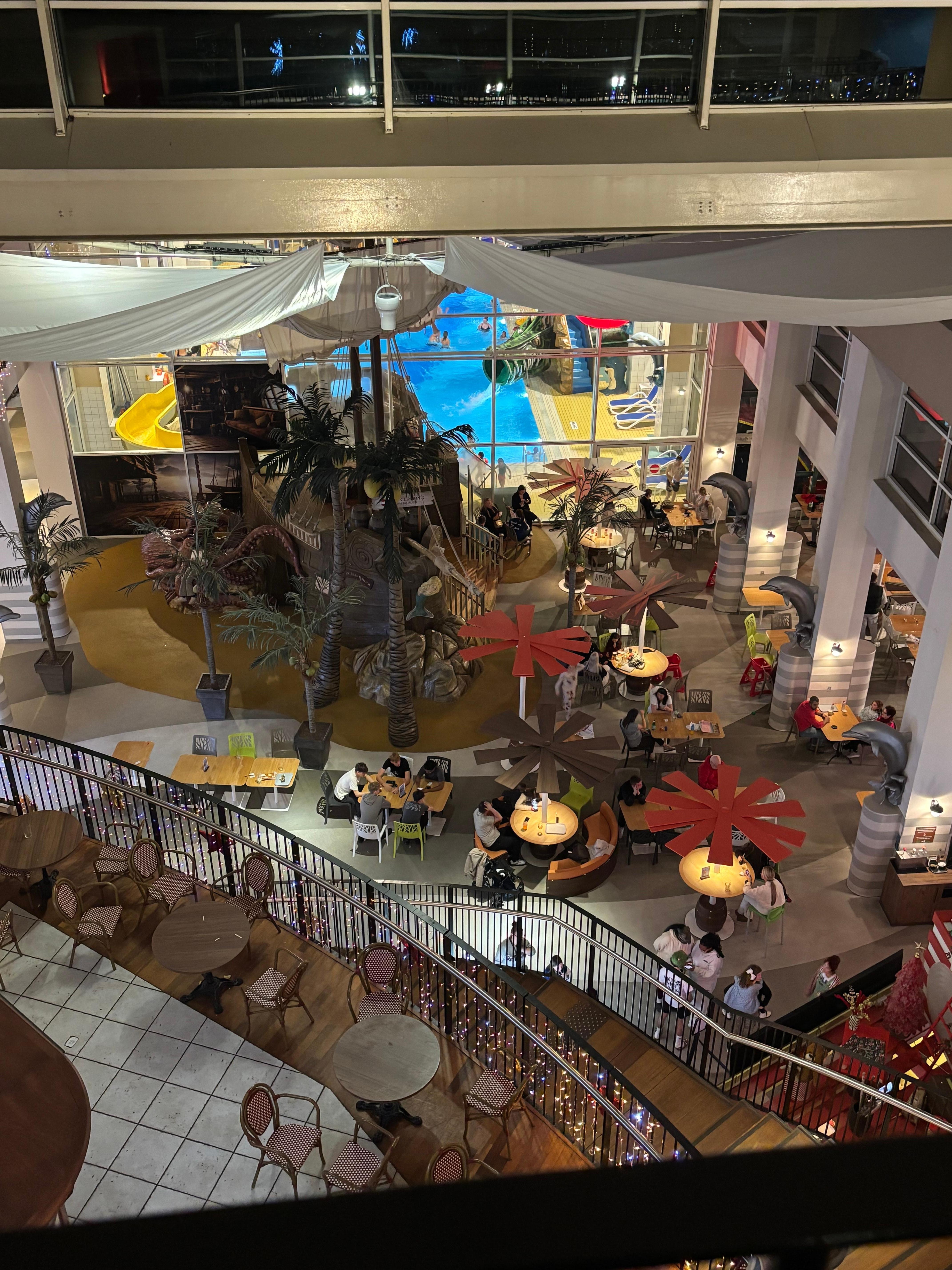 Hotellet set fra oven