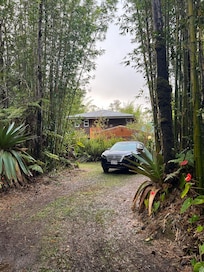 Our rental car in the most beautifully landscaped driveway