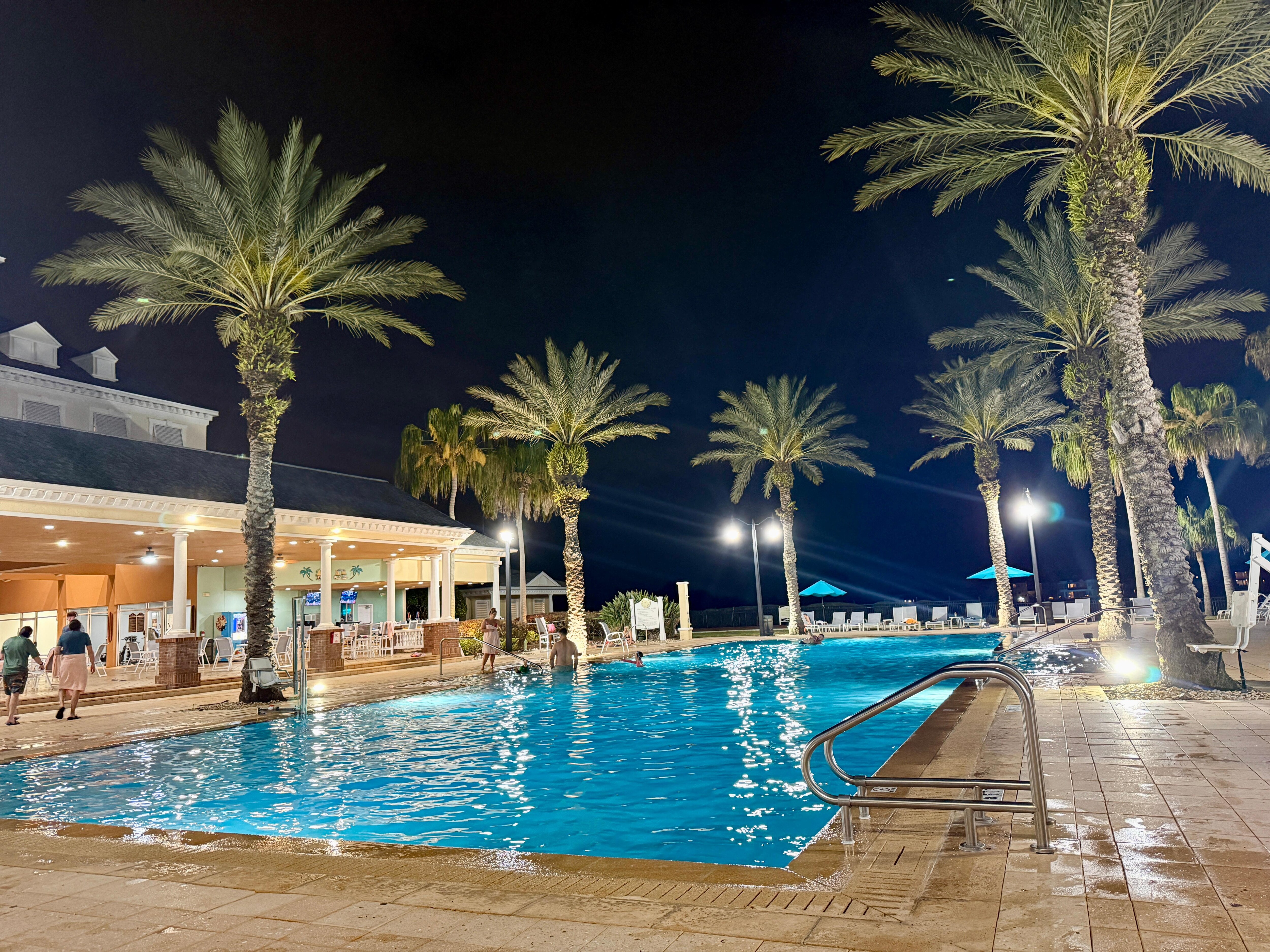 Heated pool & Hot tub