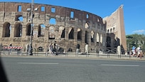 Colliseum 10 minutes walk away.