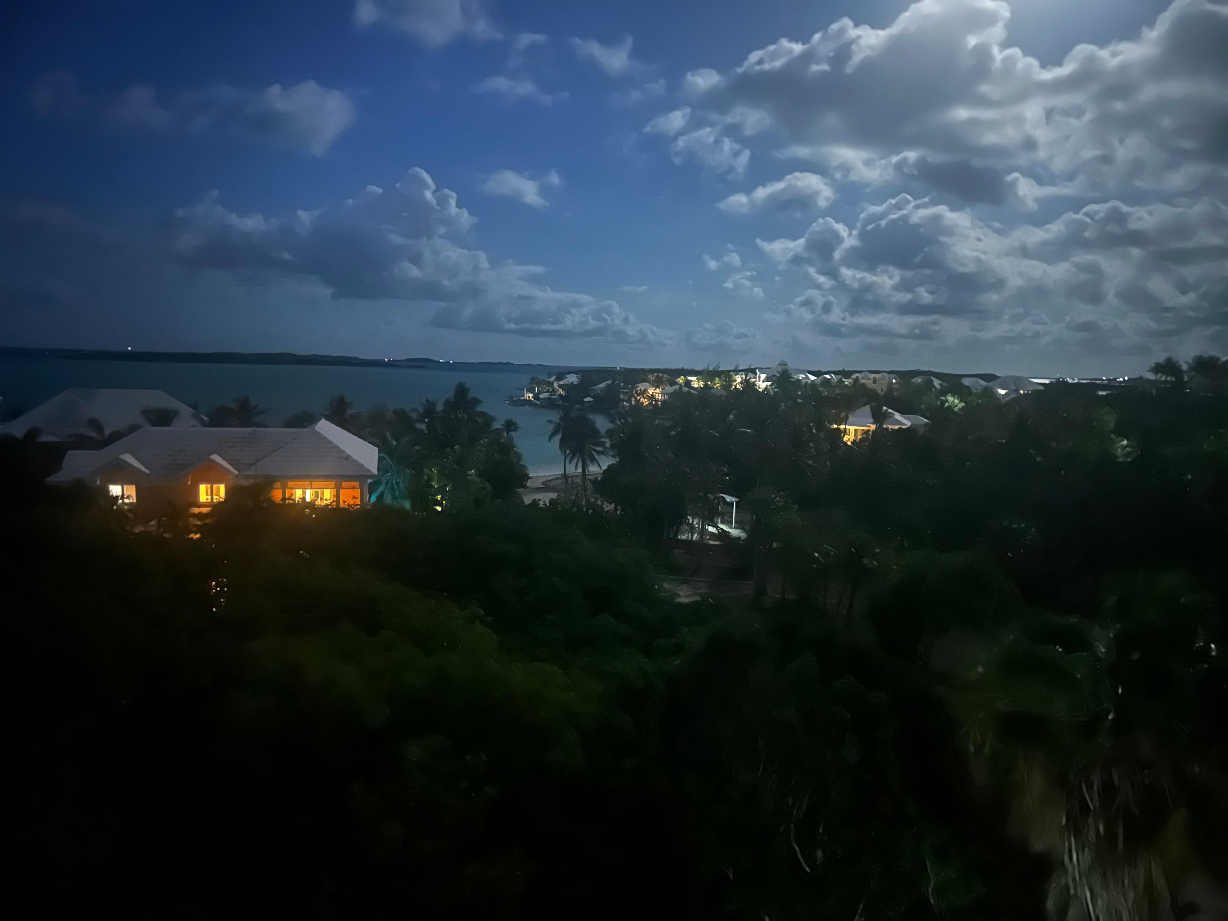 Looking off top
Balcony 