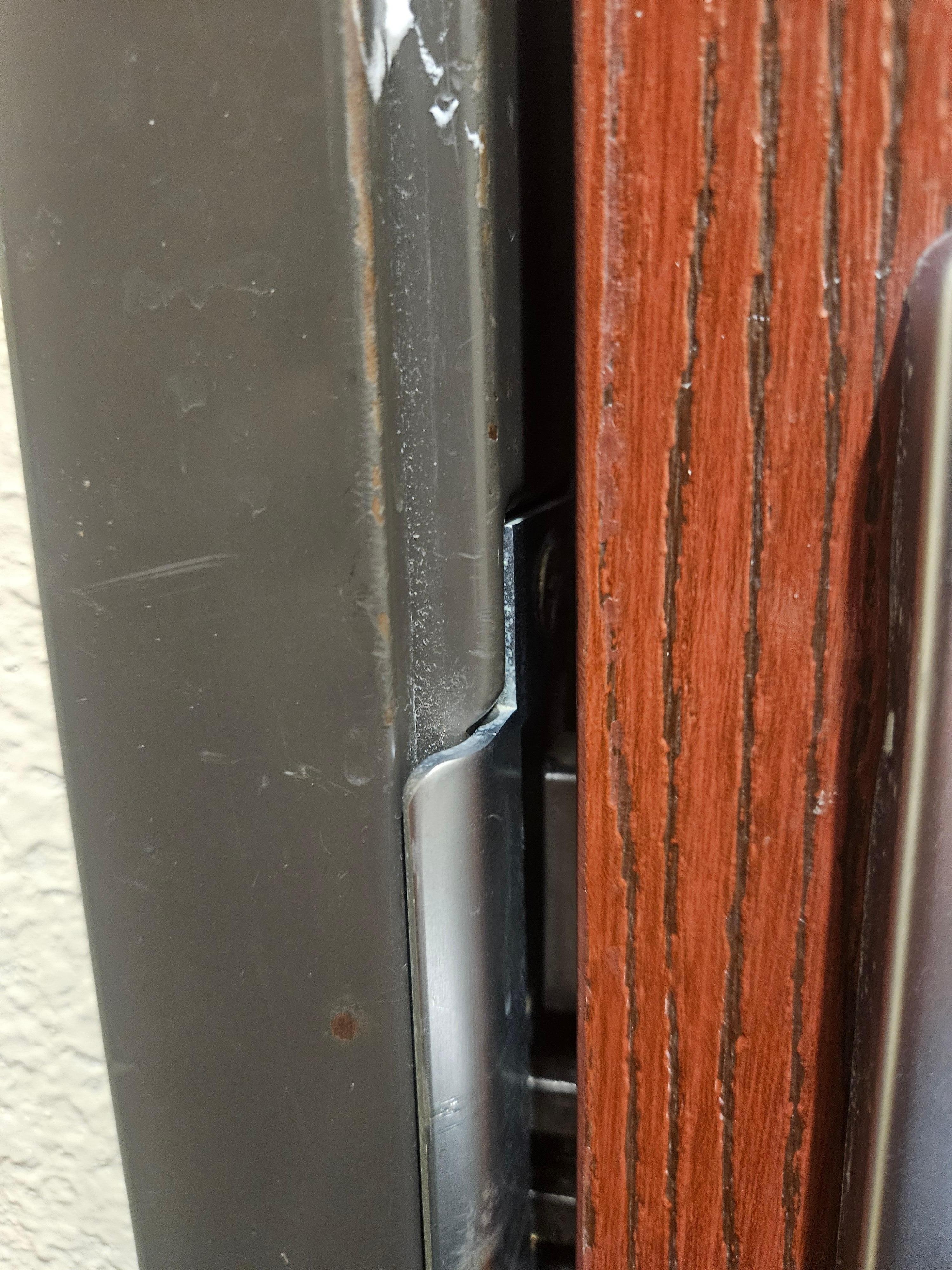 Door not locking because it doesn't align