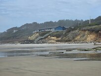 Distant shot of Moolack Shores Inn.