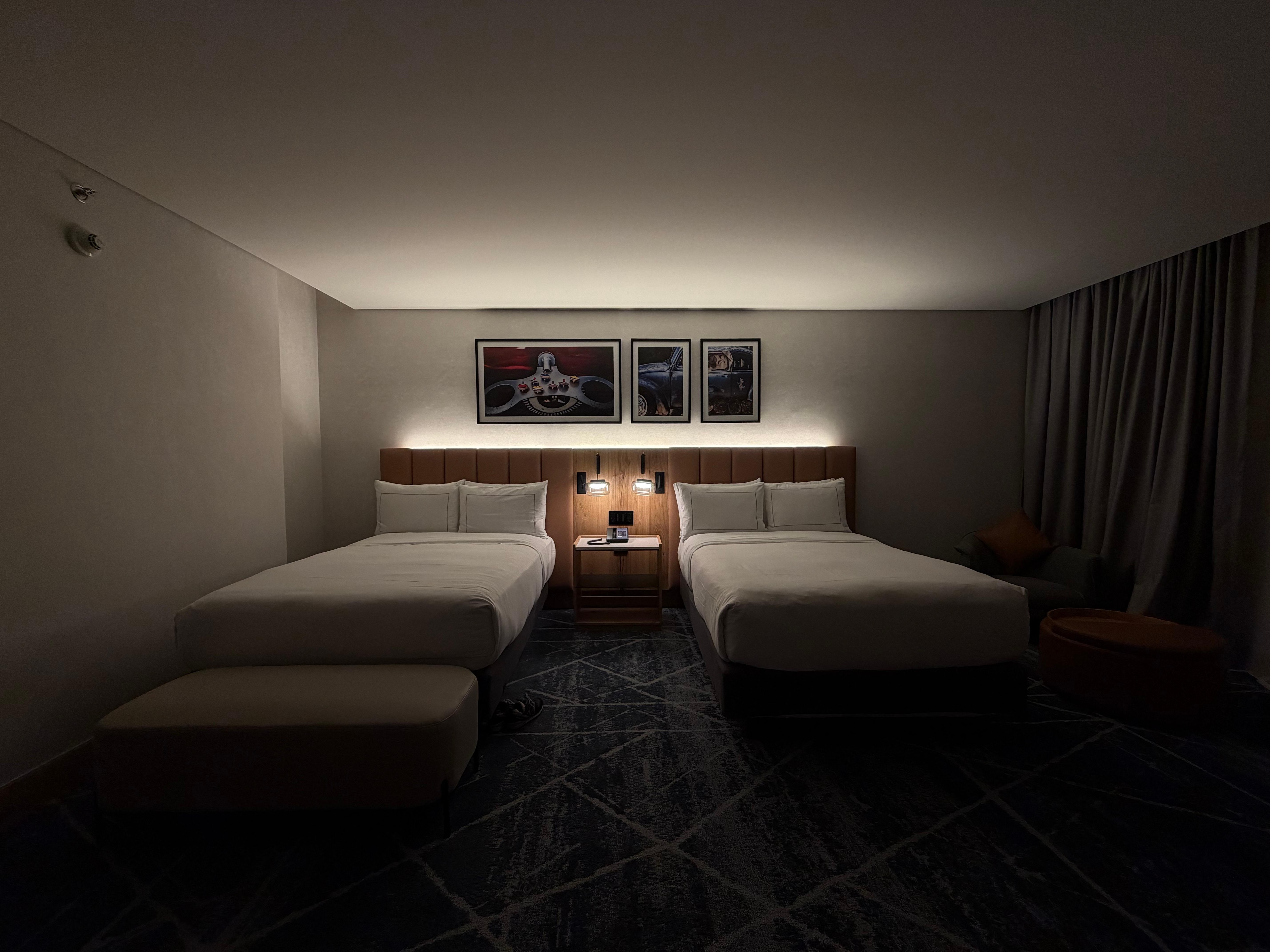 部屋は清潔で洗練されていた