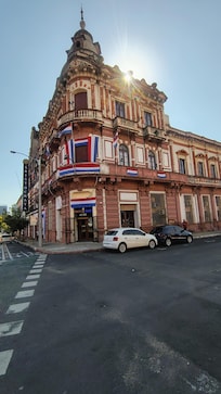 Arquitetura do 2º Império no Brasil em pleno centro histórico de Assunção