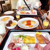 朝食