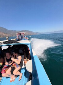 Water Taxi around the Lake