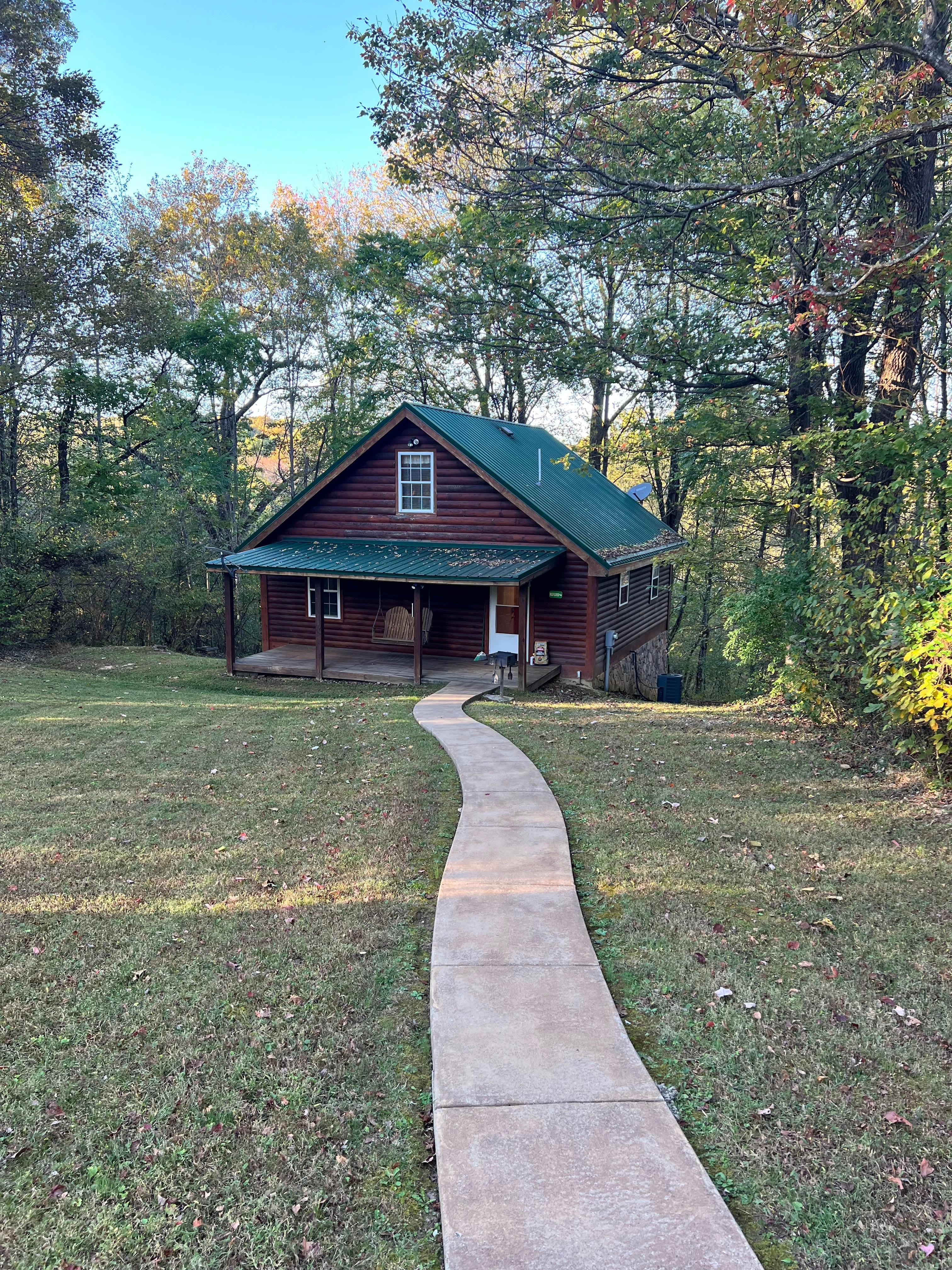 The Wildflower cabin the day we arrived. 