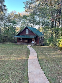The Wildflower cabin the day we arrived.