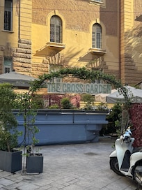 The entrance to Gardrn Bar