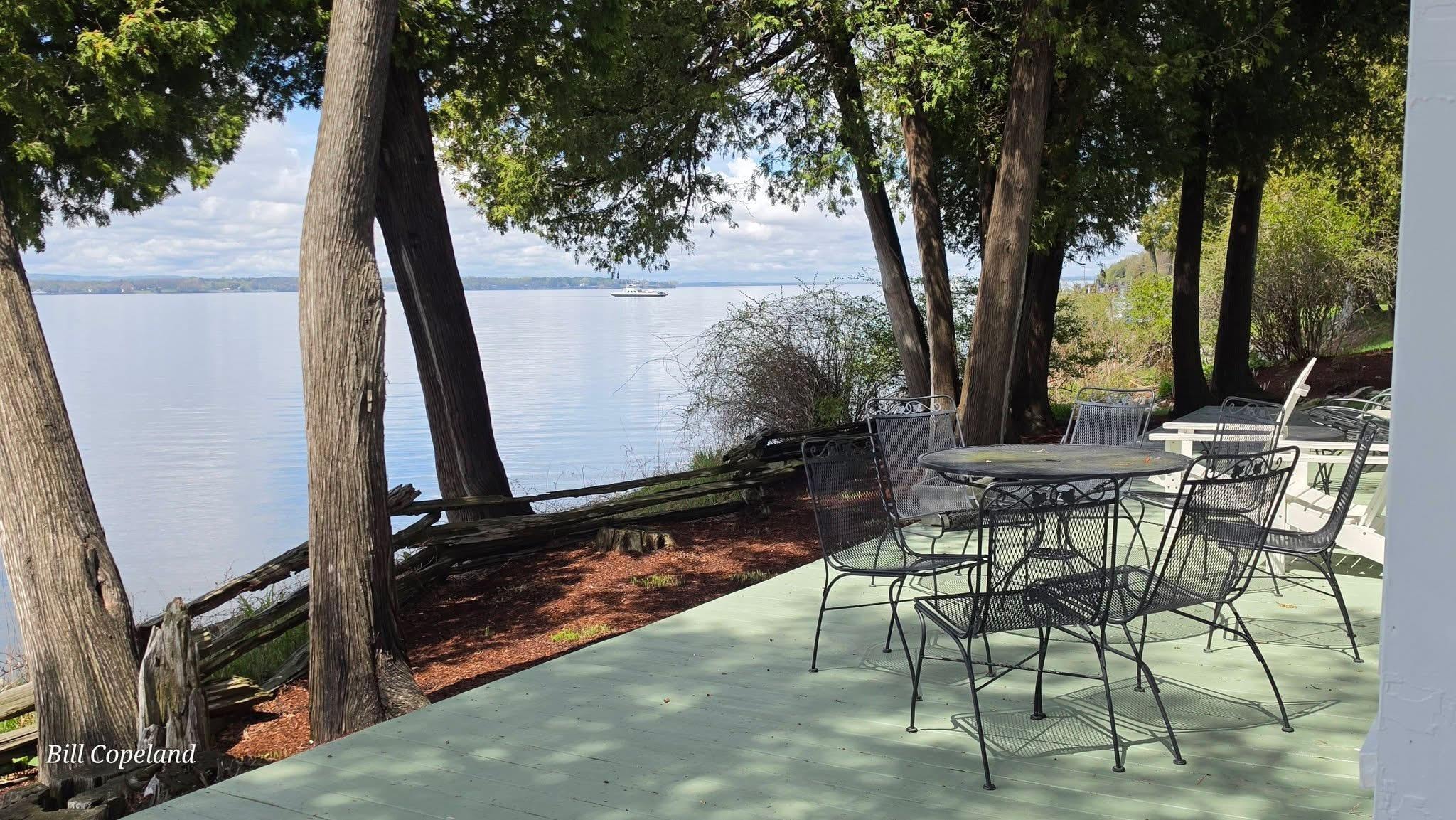 View from the inside and outside seating areas